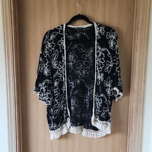 Black and White Floral Kimono Top